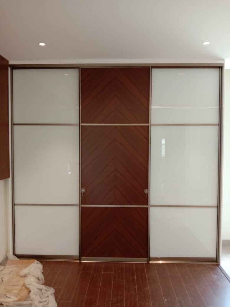 lacquer-glass-wardrobes-dealers-manufacturers-suppliers-in-noida-greater-noida-india